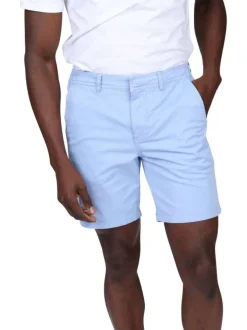 Short chino en coton ciel uni avec une coupe droite et un logo brodé