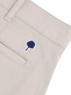 Short chino en coton écru uni avec une coupe droite et un logo brodé
