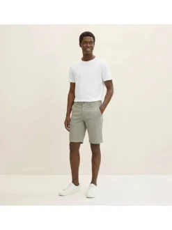 Short Chino en coton kaki avec une coupe ajustée et une taille intermédiaire