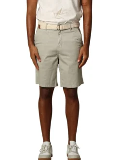 Short chino en coton kaki uni avec une ceinture et une coupe droite