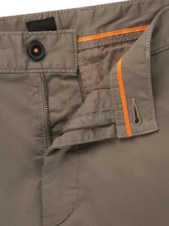 Short chino en coton marron uni à coupe regular fit avec des passants
