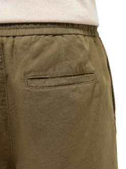 Short Chino kaki uni en coton et lin mélangé avec une coupe droite