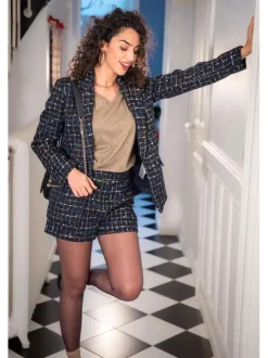 Short Chino marine carreaux avec une coupe slim et matière en tweed