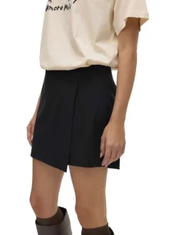 Short chino noir à coupe droite pourvu d'un effet jupe à l'avant