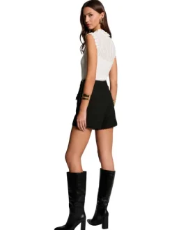 Short Chino noir uni avec dentelle et poches à rabats à pression