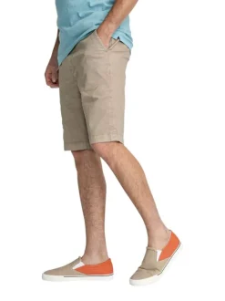 Short Chino 5 poches, en coton stretch beige, à ceinture tressée bleu marine