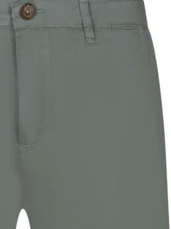 Short chino vert d'eau uni avec une coupe droite et le logo de la marque brodé