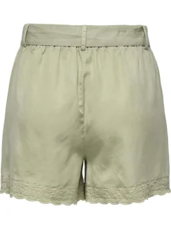 Short chino vert tilleul uni à coupe regular fit avec une ceinture à nouer