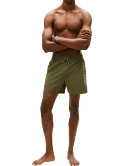 Short de bain kaki à coupe ajustée pourvu du nom de la marque