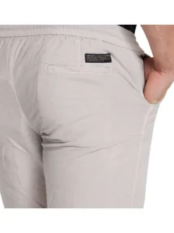Short en coton beige uni avec une coupe chino et une taille élastiquée