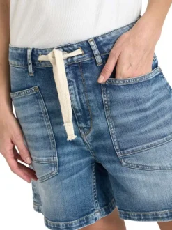 Short en coton bleu à coupe droite pourvu d'un cordon de serrage à la taille