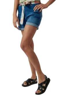 Short en coton bleu uni avec une coupe droite et quatre poches