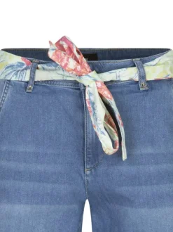 Short en coton bleu uni avec une coupe droite et quatre poches