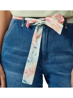 Short en coton bleu uni avec une coupe droite et quatre poches