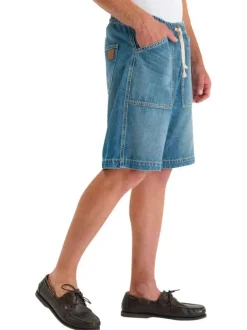 Short en coton bleu uni avec une coupe droite et une taille élastiquée