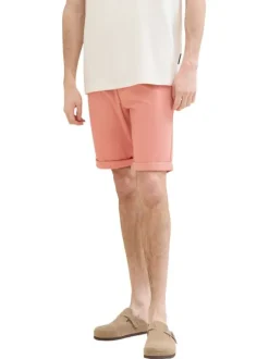 Short en coton corail uni avec une coupe chino et des poches latérales