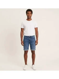 Short en coton indigo uni avec une coupe ajustée et des passants pour ceinture