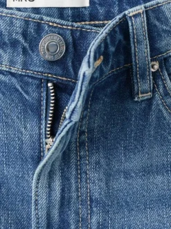 Short en coton indigo uni pourvu d'une coupe droite et de multiples poches