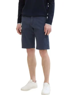 Short en coton marine uni avec une coupe cargo et des poches latérales
