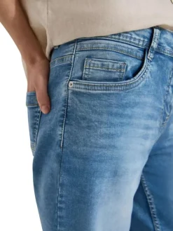 Short en coton mélangé stone uni pourvu d'un aspect délavé et d'un coupe droite