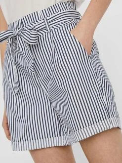 Short pour femme marine et blanc à rayures coupe droite