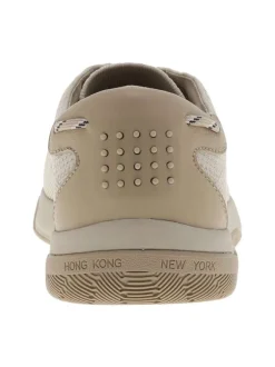Sneakers beiges à semelle plate avec une fermeture à lacets ronds