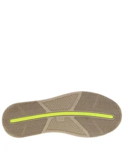 Sneakers beiges à semelle plate avec une fermeture à lacets ronds