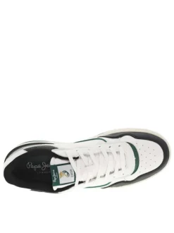 Sneakers blanches et vertes à semelle plate avec lacets plats et logos embossés