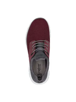 Sneakers bordeaux à talon plat avec une languette d'aisance à l'arrière