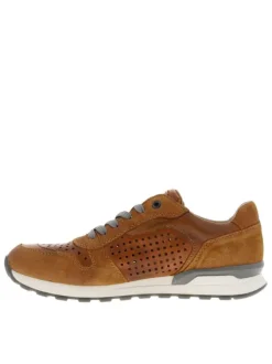 Sneakers en cuir brun à talon plat et à lacets plats et trous d'aération carrés