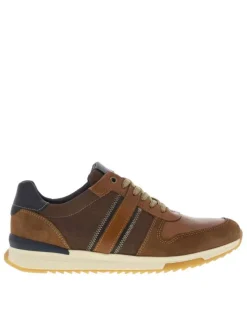 Sneakers en cuir camels et marrons avec des surpiqûres beiges à semelle plate