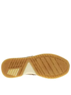 Sneakers en cuir camels et marrons avec des surpiqûres beiges à semelle plate