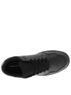 Sneakers en cuir noires à lacets avec semelle à talon plat embossé