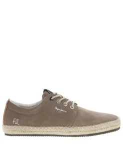 Sneakers en cuir taupes en daim à semelle plate et à lacets ronds