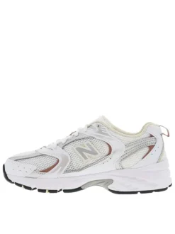 Sneakers multisport blanches et argentées à talon plat et à lacets blancs