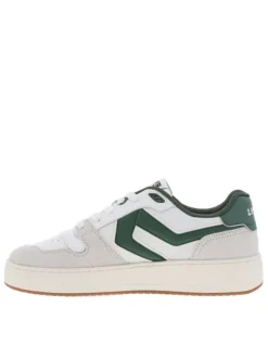 Sneakers multisport blanches et vertes à semelle blanche, lacets plats et logo
