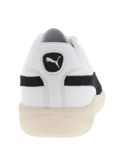 Sneakers multisport en cuir de vachette blanches plates avec des lacets plats