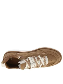 Sneakers naturelles en cuir avec un talon plat et des lacets blancs et marron