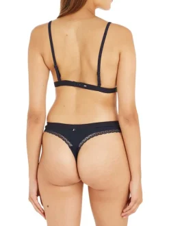 Soutien-Gorge marine uni avec une coupe ajustée et à détails en dentelle