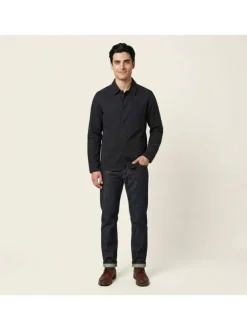 Surchemise en coton noire unie avec une coupe droite et un col à revers