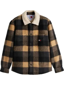 Surchemise noire carreaux avec une coupe droite et un col à revers
