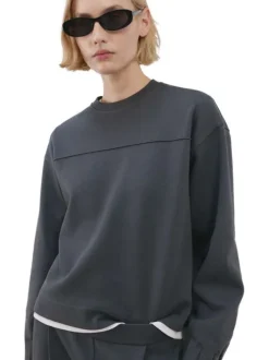 Sweat bleu gris uni en maille piquée avec une coupe droite et un col rond