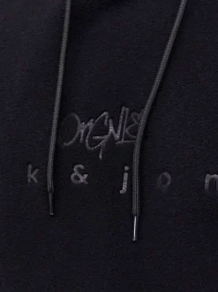Sweat à capuche noir uni avec une coupe droite et une poche kangourou