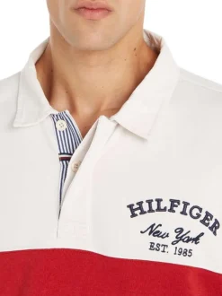 Sweat à col boutonné écru avec coupe droite et nom de la marque brodé