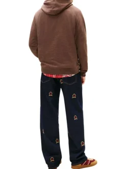 Sweat marron uni avec une coupe droite et un col à capuche
