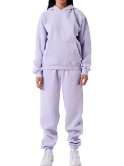 Sweat mauve pourvu d'un col à capuche et du logo de la marque