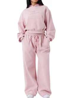 Sweat rose uni avec une coupe cropped à capuche et à manches longues