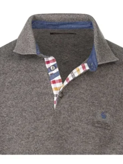 Sweat taupe uni avec une coupe droite, des coudières et un col boutonné
