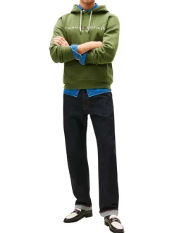 Sweat vert à coupe ajustée pourvu d'un col à capuche avec cordons de serrage