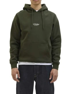 Sweat vert uni avec une coupe droite un col à capuche et des manches longues
